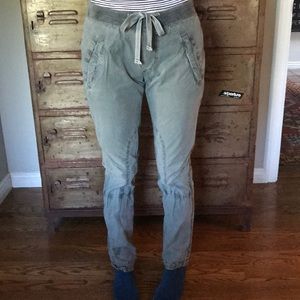 James Perse army green fitted pants